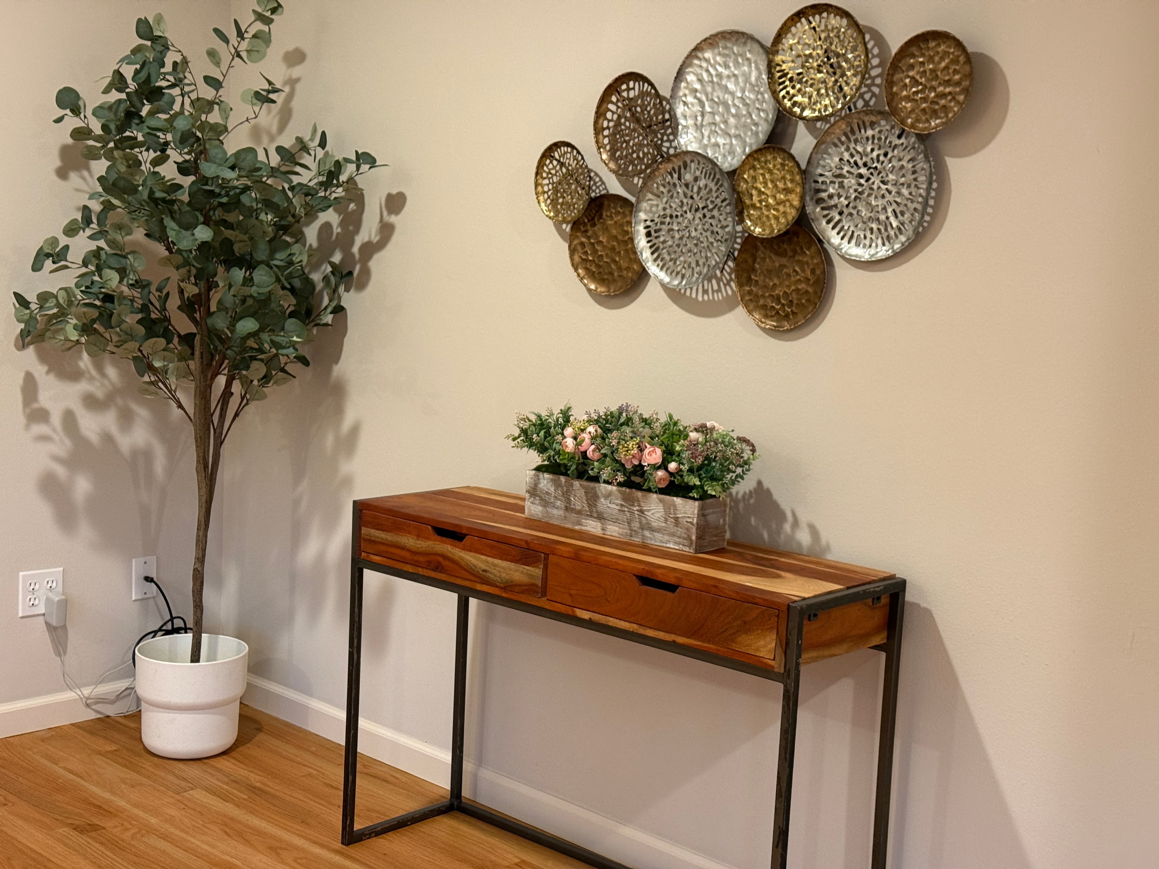 Entryway — Console Table & Metal Wall Art