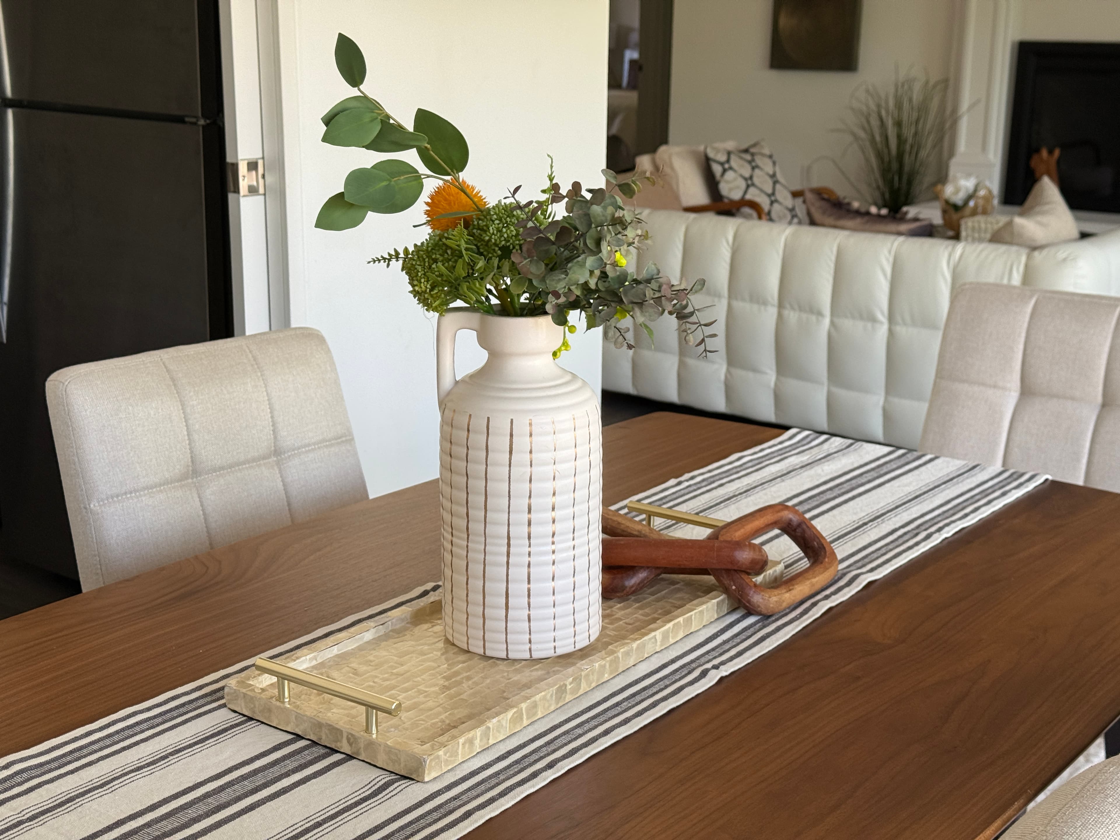 Dining Room — Table Detail