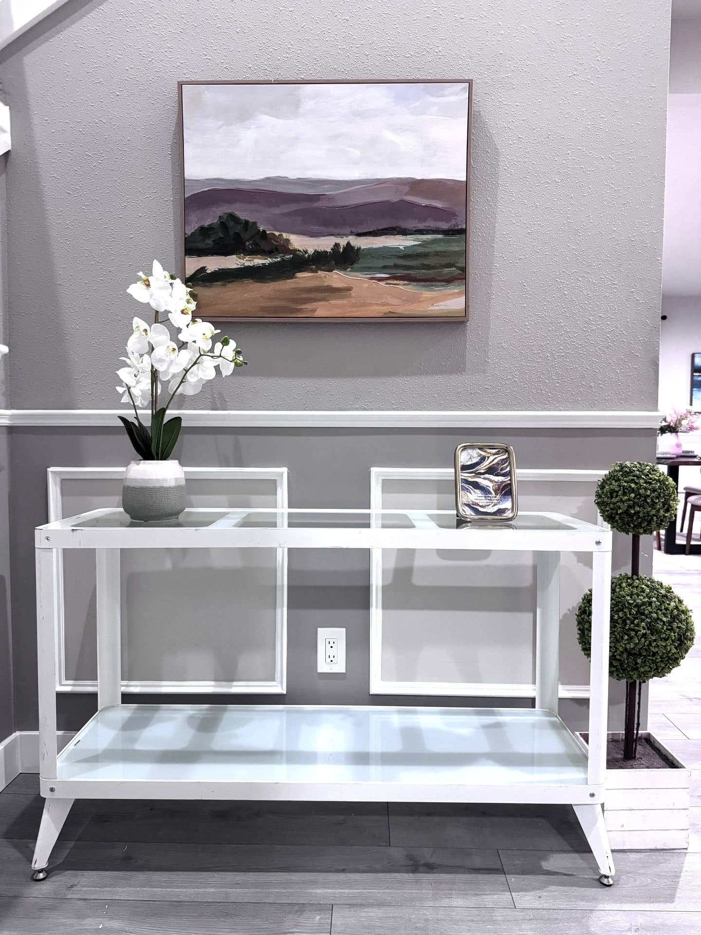 Entryway — Foyer Console